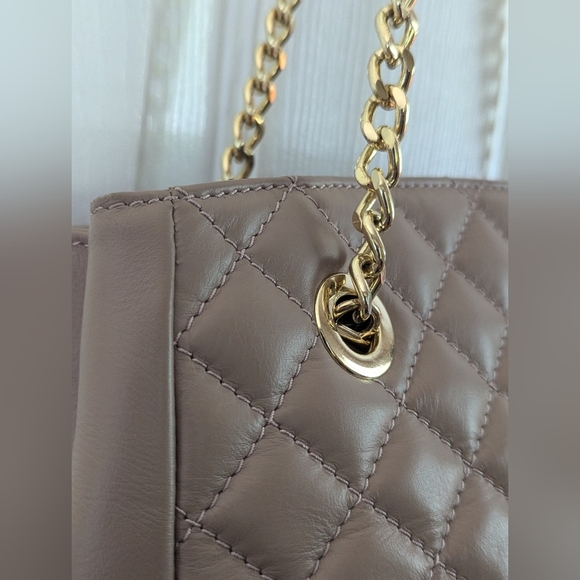 Authentic Anna Paola Quilted Chain Strap Handbag - Picture 2 of 13